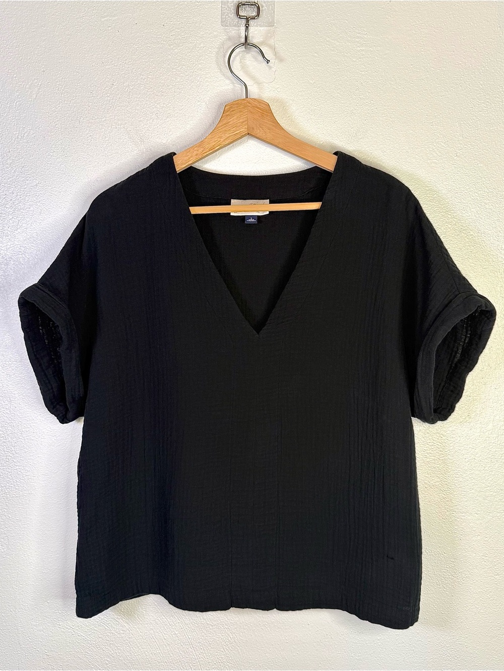 Universal Thread Recycled Cotton Gauze Roll Sleeve V-Neck Top Womens Size Large